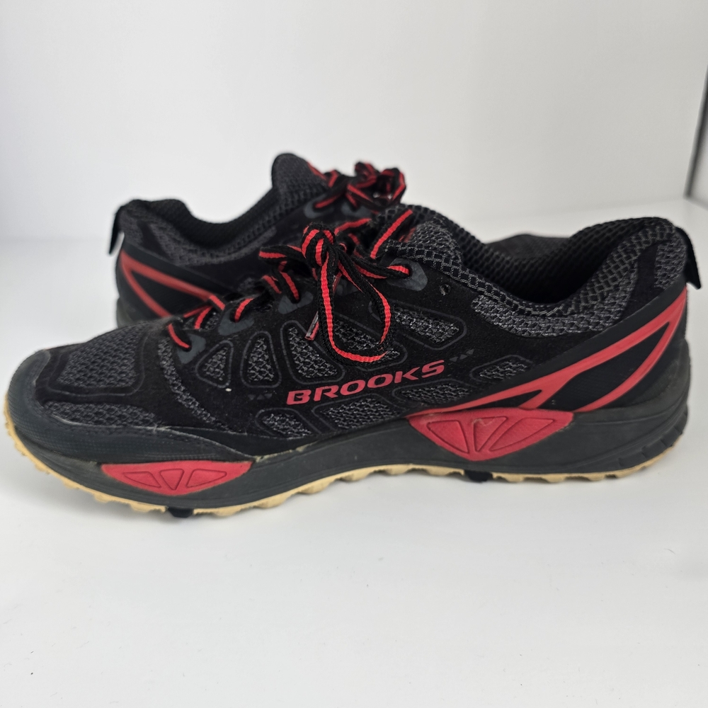 Brooks Cascade 9  Black and Red Running Shoes